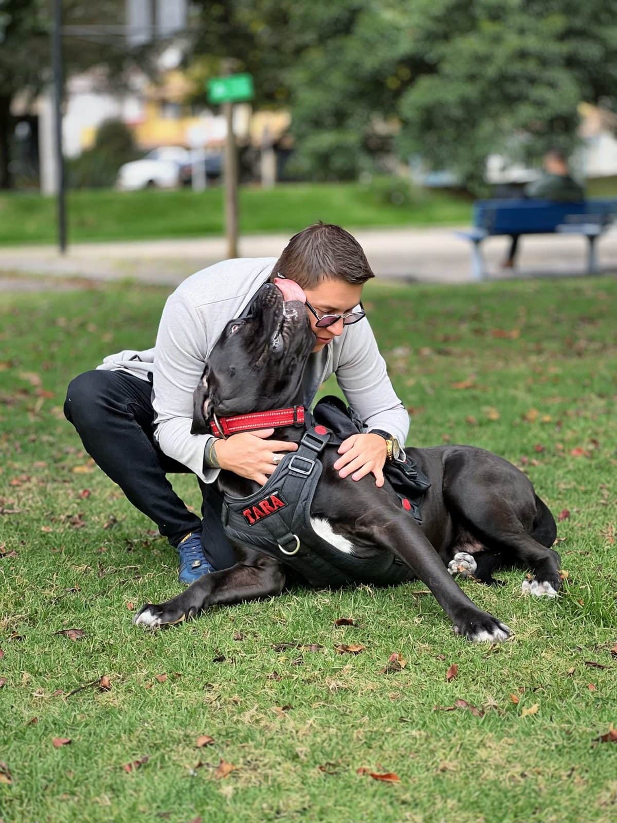 Diego Espinosa con Tara, una Cane Corso